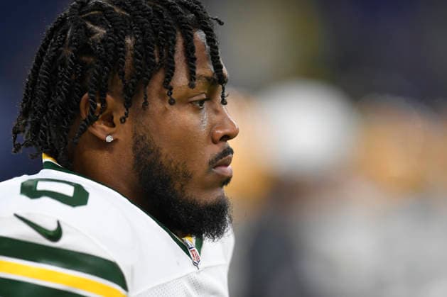 INDIANAPOLIS, IN - AUGUST 16: Green Bay Packers Running Back Josh Jacobs (8) warms up for the NFL, American Football Herren, USA preseason game between the Green Bay Packers and the Indianapolis Colts on August 16, 2025, at Lucas Oil Stadium in Indianapolis, Indiana. (Photo by Michael Allio Icon Sportswire) NFL: AUG 16 Preseason Packers at Colts EDITORIAL USE ONLY Icon116250816066