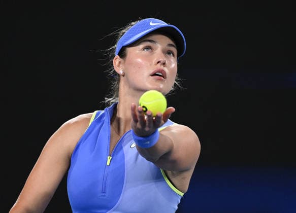 TENNIS AUSTRALIAN OPEN, Anna Kalinskaya of Russia prepares to serve during the Women™s 3rd round match against Iga Swiatek of Poland on day 7 of the 2026 Australian Open tennis tournament at Melbourne Park in Melbourne, Saturday, January 24, 2026. ( NO ARCHIVING MELBOURNE VICTORIA AUSTRALIA  Copyright: xJAMESxROSSx 20260124142941627655