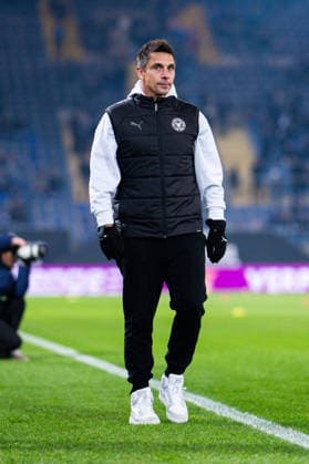 23.01.2026 - Fußball, 2025 2026, 2. Bundesliga, 19. Spieltag, DSC Arminia Bielefeld - Holstein Kiel: Marcel Rapp (Trainer - Kiel) DFL REGULATIONS PROHIBIT ANY USE OF PHOTOGRAPHS AS IMAGE SEQUENCES AND OR QUASI-VIDEO. *** 23 01 2026 Soccer, 2025 2026, 2 Bundesliga, Matchday 19, DSC Arminia Bielefeld Holstein Kiel Marcel Rapp Coach Kiel DFL REGULATIONS PROHIBIT ANY USE OF PHOTOGRAPHS AS IMAGE SEQUENCES AND OR QUASI VIDEO