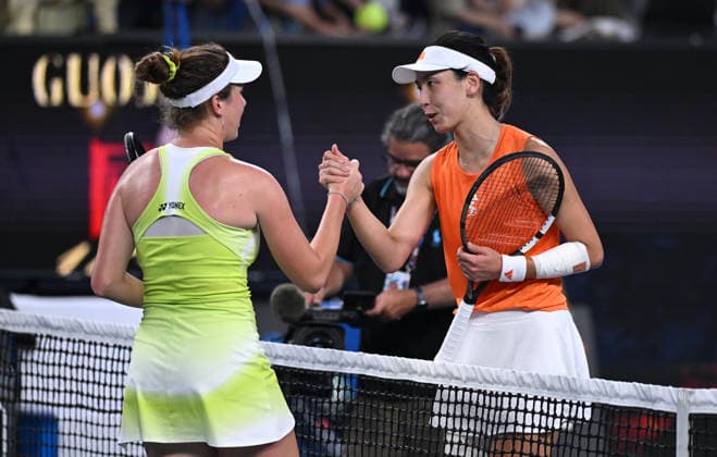 TENNIS AUSTRALIAN OPEN, Xinyu Wang of China (r) celebrates after winning the Women™s 3rd round match against Linda Noskova of Czech Republic on day 7 of the 2026 Australian Open tennis tournament at Melbourne Park in Melbourne, Saturday, January 24, 2026. ( NO ARCHIVING MELBOURNE VICTORIA AUSTRALIA  Copyright: xJAMESxROSSx 20260124139959478060
