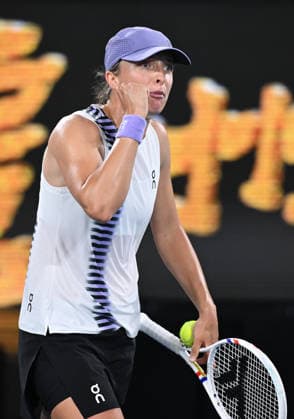 TENNIS AUSTRALIAN OPEN, Iga Swiatek of Poland in celebrates winning the Women™s 3rd round match against Anna Kalinskaya of Russia on day 7 of the 2026 Australian Open tennis tournament at Melbourne Park in Melbourne, Saturday, January 24, 2026. ( NO ARCHIVING MELBOURNE VICTORIA AUSTRALIA  Copyright: xJAMESxROSSx 20260124130041343070
