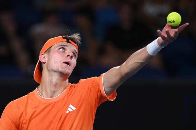 TENNIS AUSTRALIAN OPEN, Jakub Mensik of Czech Republic in action during the Men™s 3rd round match againstEthan Quinn of USA on day 7 of the 2026 Australian Open tennis tournament at Melbourne Park in Melbourne, Saturday, January 24, 2026. ( NO ARCHIVING MELBOURNE VICTORIA AUSTRALIA  Copyright: xJAMESxROSSx 20260124115554743746