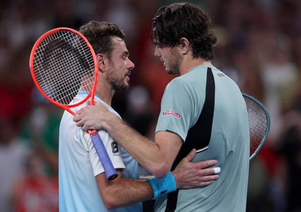 Stan Wawrinka of Switzerland shakes hands with Taylor Fritz of USA Australian Open tennis tournament, Day Seven, Melbourne Park, Australia - 24 Jan 2026Melbourne Melbourne Park Victoria (VIC) Australia  Copyright: xEllaxLing Shutterstockx 16380459bs