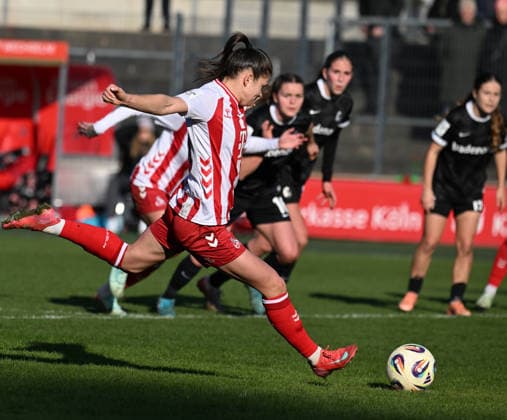 23.01.2026 xophax, Fussball Frauen Bundesliga Google Pixel Frauen - Bundesliga 25 26 Saison 2025 2026 1.FC Köln - SC Freiburg. Martyna Wiankowska ( 1.FC Köln ) per Elfmeter zum 1 zu 0 für den FC Köln