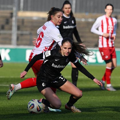 23.01.2026 xophax, Fussball Frauen Bundesliga Google Pixel Frauen - Bundesliga 25 26 Saison 2025 2026 1.FC Köln - SC Freiburg. Links Zoe Margaret Hasenauer, links ( 1.FC Köln ) Maj Schneider, vorn ( SC Freiburg ) Köln