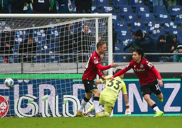 Deutschland: Fussball 2.Bundesliga 2025 26, 19. Spieltag - Hannover 96 Fortuna Düsseldorf - Heinz von Heiden Arena Stadion (Hannover): Torjubel Daisuke Yokota (Hannover 96, 18) Hannover