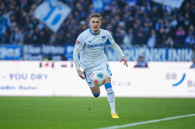 Fussball: 2. Bundesliga, 19. Spieltag, Karlsruher SC - Hertha BSC am 24.01.2026 in Karlsruhe (BBBank Wildpark), Deutschland, Saison 2025 2026: DFB DFL REGULATIONS PROHIBIT ANY USE OF PHOTOGRAPHS as IMAGE SEQUENCES and or QUASI-VIDEO: Im Fokus Marten Winkler (22, BSC). Karlsruhe BBBank Wildpark Deutschland