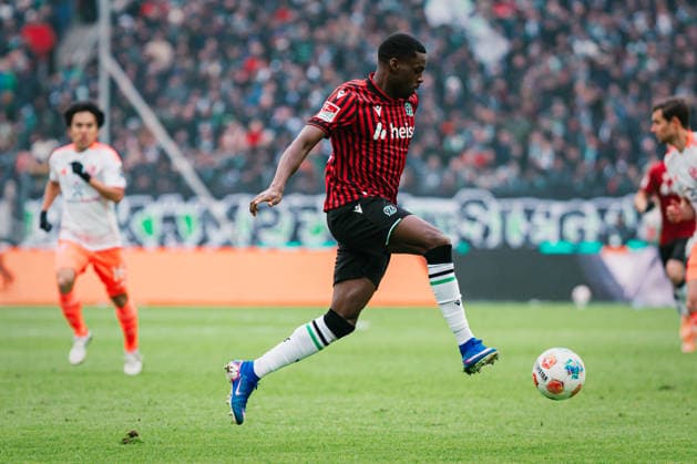 2. Bundesliga: Hannover 96 vs. Fortuna Düsseldorf, 24.01.2026 Mustapha Bundu (Hannover 96, 7) am Ball; Fußball, 2. Bundesliga, 19. Spieltag: Hannover 96 vs. Fortuna Düsseldorf am 24.01.2026 in der Heinz von Heiden Arena, Hannover DFL REGULATIONS PROHIBIT ANY USE OF PHOTOGRAPHS AS IMAGE SEQUENCES AND OR QUASI-VIDEO.