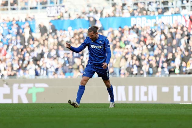 24.01.2026, xrekx, Fussball 2.Bundesliga, Karlsruher SC - Hertha BSC Berlin v.l. Torjubel nach dem Tor zum celebrating the goal celebrate 2:1 durch Sebastian Jung (Karlsruher SC) (DFL DFB REGULATIONS PROHIBIT ANY USE OF PHOTOGRAPHS as IMAGE SEQUENCES and or QUASI-VIDEO) Karlsruhe
