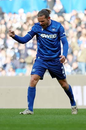 24.01.2026, xrekx, Fussball 2.Bundesliga, Karlsruher SC - Hertha BSC Berlin v.l. Torjubel nach dem Tor zum celebrating the goal celebrate 2:1 durch Sebastian Jung (Karlsruher SC) (DFL DFB REGULATIONS PROHIBIT ANY USE OF PHOTOGRAPHS as IMAGE SEQUENCES and or QUASI-VIDEO) Karlsruhe