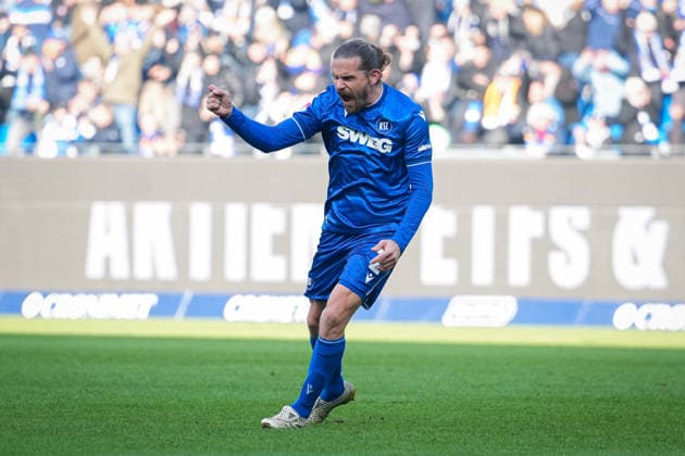 Deutschland, Fußball, 2 Bundesliga, Saison 2025 2026, Karlsruher SC vs. Herta BSC BBBank Wildpark (Karlsruhe): Sebastian Jung (Karlsruher SC, 2) Tor, Jubel, Karlsruhe BBBank Wildpark Baden-Württemberg Deutschland