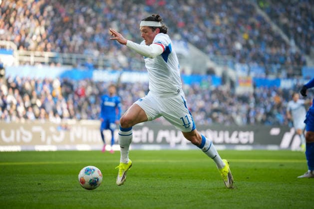 Fussball: 2. Bundesliga, 19. Spieltag, Karlsruher SC - Hertha BSC am 24.01.2026 in Karlsruhe (BBBank Wildpark), Deutschland, Saison 2025 2026: DFB DFL REGULATIONS PROHIBIT ANY USE OF PHOTOGRAPHS as IMAGE SEQUENCES and or QUASI-VIDEO: Im Fokus Fabian Reese (11, BSC). Karlsruhe BBBank Wildpark Deutschland
