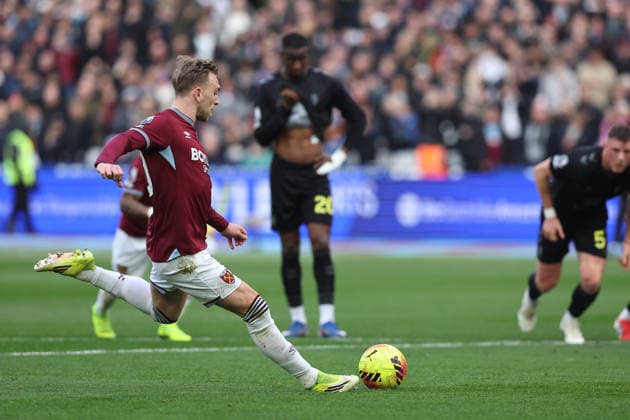 24th January 2026; London Stadium, London, England; Premier League Football, West Ham United versus Sunderland; Jarrod Bowen of West Ham United scores from a penalty kick in the 28th minute for 2-0  KatiexChan Content restricted for UK based newspaper
