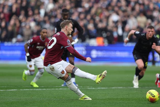 24th January 2026; London Stadium, London, England; Premier League Football, West Ham United versus Sunderland; Jarrod Bowen of West Ham United scores from a penalty kick in the 28th minute for 2-0  KatiexChan Content restricted for UK based newspaper