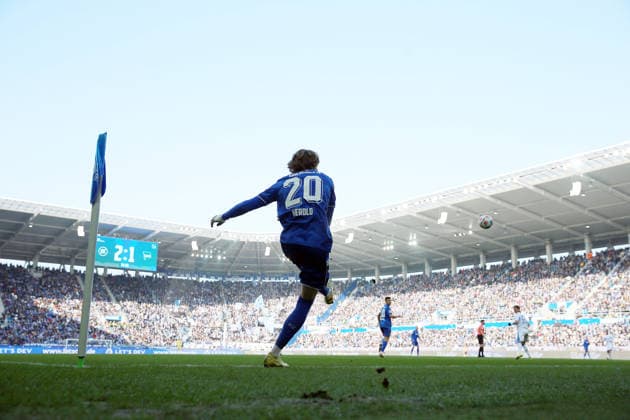 24.01.2026, xrekx, Fussball 2.Bundesliga, Karlsruher SC - Hertha BSC Berlin v.l. David Herold (Karlsruher SC) Eckball Anzeigetafel, Videowall, Scoreboard, Info, Werbung (DFL DFB REGULATIONS PROHIBIT ANY USE OF PHOTOGRAPHS as IMAGE SEQUENCES and or QUASI-VIDEO) Karlsruhe