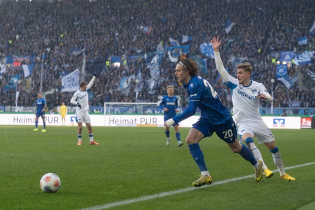 24.01.2026, xhfmx, Fussball 2.Bundesliga, Karlsruher SC - Hertha BSC Berlin v.l. David Herold (Karlsruher SC), Marten Winkler (Hertha BSC) (DFL DFB REGULATIONS PROHIBIT ANY USE OF PHOTOGRAPHS as IMAGE SEQUENCES and or QUASI-VIDEO) Karlsruhe