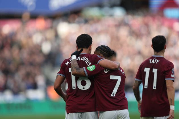 24th January 2026; London Stadium, London, England; Premier League Football, West Ham United versus Sunderland; Mateus Fernandes of West Ham United celebrates his goal in the 43rd minute for 3-0  KatiexChan Content restricted for UK based newspaper