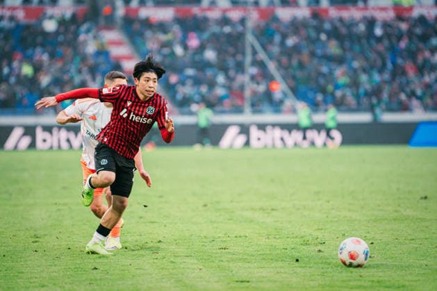 2. Bundesliga: Hannover 96 vs. Fortuna Düsseldorf, 24.01.2026 Daisuke Yokota (Hannover 96, 18); Fußball, 2. Bundesliga, 19. Spieltag: Hannover 96 vs. Fortuna Düsseldorf am 24.01.2026 in der Heinz von Heiden Arena, Hannover DFL REGULATIONS PROHIBIT ANY USE OF PHOTOGRAPHS AS IMAGE SEQUENCES AND OR QUASI-VIDEO.