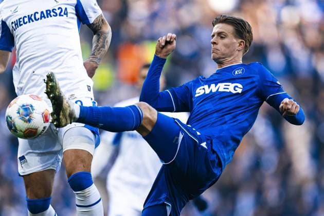 Fußball I Herren I Saison 2025-2026 I 2. Bundesliga I 17. Spieltag I Karlsruher SC – Hertha BSC I 24.01.2026 Zweikampf um den Ball