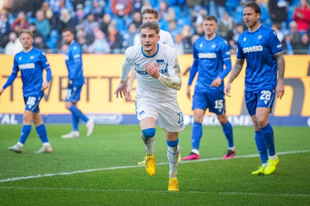 Deutschland, Fußball, 2 Bundesliga, Saison 2025 2026, Karlsruher SC vs. Herta BSC BBBank Wildpark (Karlsruhe): Marten Winkler (Hertha BSC, 22) Karlsruhe BBBank Wildpark Baden-Württemberg Deutschland