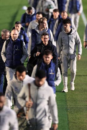 Football - Premier League - Burnley v Tottenham Hotspur 24th January 2026 - Premier League - Burnley v Tottenham Hotspur - Tottenham Hotspur manager Thomas Frank arrives with his players and staff - Photo: Simon Stacpoole Offside. Burnley UK Copyright: xSimonxStacpoolexOffside