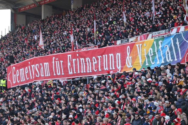 GER, Mainz, FSV Mainz 05 vs VfL Wolfsburg, Bundesliga, Fussball, DFB, Spielzeit 2025 2026, MEWA Arena, 19. Spieltag im Bild: Fans Mainz 05 mit einem Banner zum Aktionsspieltag, Erinnerungsspieltag, gegen Antisemitismus, für Erinnerung und Vielfalt, DFB, gegen Rassismus DFB DFL REGULATIONS PROHIBIT ANY USE OF PHOTOGRAPHS AS IMAGE SEQUENCES AND OR QUASI-VIDEO, 24.01.2025 *** GER, Mainz, FSV Mainz 05 vs VfL Wolfsburg, Bundesliga, Football, DFB, Season 2025 2026, MEWA Arena, 19 Matchday in picture Fans Mainz 05 with a banner for the action matchday, Remembrance Matchday, against anti-Semitism, for remembrance and diversity, DFB, against racism DFB DFL REGULATIONS PROHIBIT ANY USE OF PHOTOGRAPHS AS IMAGE SEQUENCES AND OR QUASI VIDEO, 24 01 2025 Copyright: HMBxMedia HendrikxHamelau