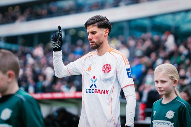 2. Bundesliga: Hannover 96 vs. Fortuna Düsseldorf, 24.01.2026 Anouar El Azzouzi (Fortuna Düsseldorf, 8) beim Einlauf; Fußball, 2. Bundesliga, 19. Spieltag: Hannover 96 vs. Fortuna Düsseldorf am 24.01.2026 in der Heinz von Heiden Arena, Hannover DFL REGULATIONS PROHIBIT ANY USE OF PHOTOGRAPHS AS IMAGE SEQUENCES AND OR QUASI-VIDEO.