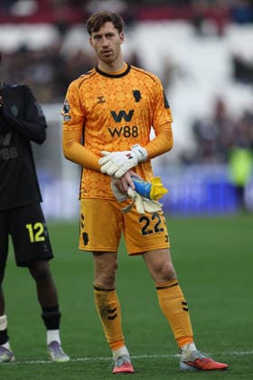 24th January 2026; London Stadium, London, England; Premier League Football, West Ham United versus Sunderland; goalkeeper Robin Roefs of Sunderland thanking the fans after the match  KatiexChan Content restricted for UK based newspaper