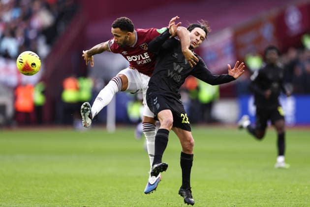 West Ham United v Sunderland 24 January 2026, London - Premier League Football - West Ham United v Sunderland - Callum Wilson of West Ham United and Enzo Le Fee of Sunderland - Photo: Jacques Feeney Offside. London UK Copyright: xJacquesxFeeneyx xOffsidexOffside