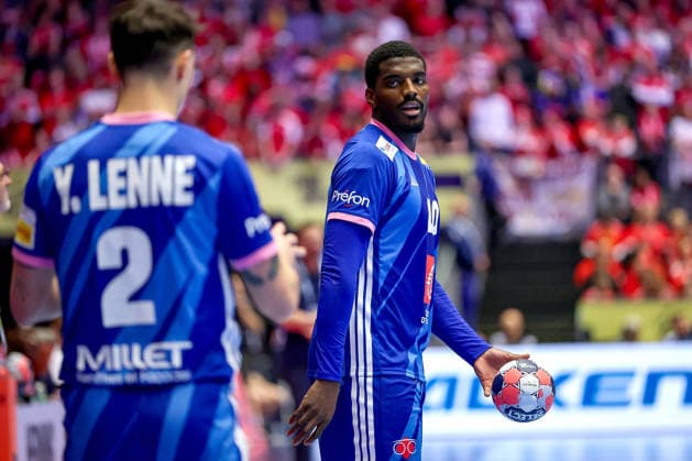 24.01.2026, Handball, Men s EHF EURO 2026, Frankreich - Portugal, Jyske Bank Boxen in Herning, Dänemark, Main Round: Yanis Lenne (France 02) neben Dika Mem (France 10) Dänemark
