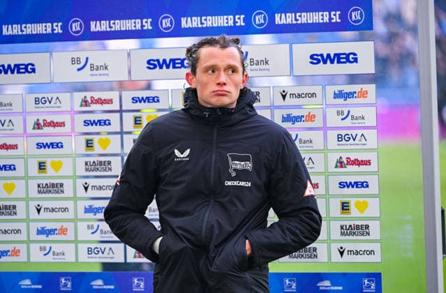 Fabian Reese (Hertha BSC) wirkt nachdenklich nachdem Spiel der 2. Bundesliga zwischen dem Karlsruher SC und Hertha BSC im BBBank Wildpark am 24. January 2026 in Karlsruhe, Deutschland. (Foto von Silas Schüller DeFodi Images) +++ Fabian Reese (Hertha BSC) looks thoughtful after the 2. Bundesliga match between Karlsruher SC and Hertha BSC at BBBank Wildpark on January 24, 2026 in Karlsruhe, Germany. (Photo by Silas Schüller DeFodi Images) DFB DFL REGULATIONS PROHIBIT ANY USE OF PHOTOGRAPHS AS IMAGE SEQUENCES AND OR QUASI-VIDEO. (Photo by Silas Schueller DeFodi Images) -