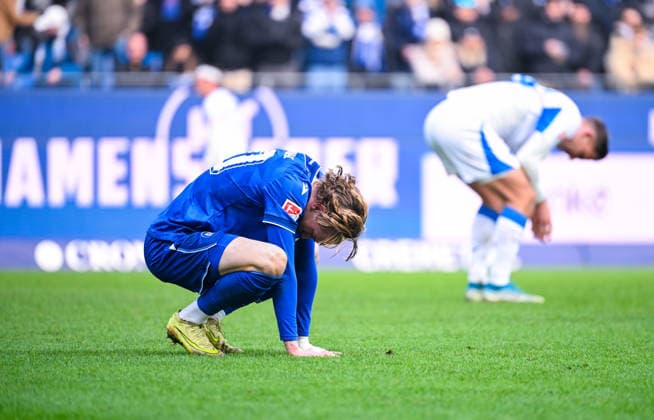 David Herold (Karlsruher SC) wirkt niedergeschlagen nach dem Spiel der 2. Bundesliga zwischen dem Karlsruher SC und Hertha BSC im BBBank Wildpark am 24. January 2026 in Karlsruhe, Deutschland. (Foto von Silas Schüller DeFodi Images) +++ David Herold (Karlsruher SC) looks dejected after the 2. Bundesliga match between Karlsruher SC and Hertha BSC at BBBank Wildpark on January 24, 2026 in Karlsruhe, Germany. (Photo by Silas Schüller DeFodi Images) DFB DFL REGULATIONS PROHIBIT ANY USE OF PHOTOGRAPHS AS IMAGE SEQUENCES AND OR QUASI-VIDEO. (Photo by Silas Schueller DeFodi Images) -