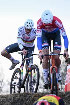 UCI Cyclocross World Cup 2025-2026 Maasmechelen MAASMECHELEN, BELGIUM - JANUARY 24 : Van Der Poel Mathieu (NED) of Alpecin-Deceuninck in action during the 11th leg of the Maasmechelen UCI Cyclocross World Cup 2025-2026 a cyclocross race for Women Elite on January 24, 2026 in Maasmechelen, Belgium, 24 01 2026 ( Maasmechelen Belgium  Copyright: xVincentxKalutx