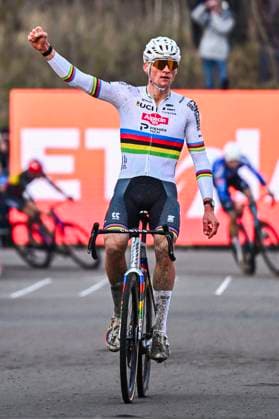 UCI Cyclocross World Cup 2025-2026 Maasmechelen MAASMECHELEN, BELGIUM - JANUARY 24 : Van Der Poel Mathieu (NED) of Alpecin-Deceuninck celebrating his victory during the 11th leg of the Maasmechelen UCI Cyclocross World Cup 2025-2026 a cyclocross race for Women Elite on January 24, 2026 in Maasmechelen, Belgium, 24 01 2026 ( Maasmechelen Belgium  Copyright: xVincentxKalutx
