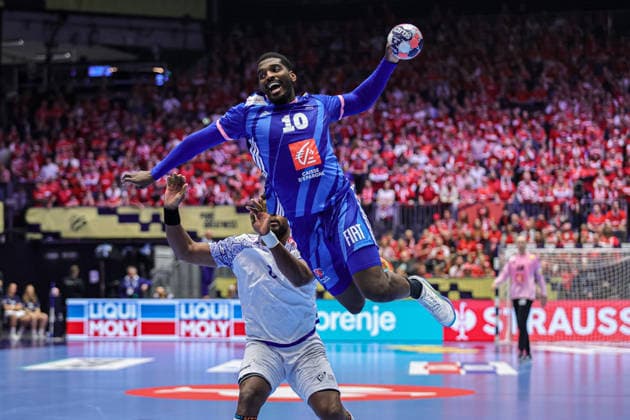10Mem, Dika in action Match between FRANCE VS PORTUGAL valid for Men s EHF EURO 2026 at Jyske Bank Boxen in Herning on 24 January 2026. Herning Jyske Bank Boxen Herning Denmark Copyright: xIMAGOx xPRIMExSPORTSxIMAGESx xANGELOxMOREIRAx