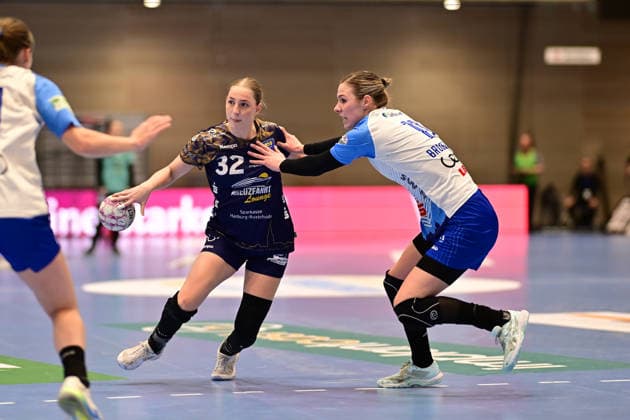Handball I Frauen I Saison 2025-2026 I 14. HBF I 1. Spieltag I Buxtehuder SV - Union Neckarsulm I 24.01.2026 Isa Ternede (32, Buxtehuder Sportverein) Bruggeman Annefleur (11, Neckarsulmer Sport-Union) Buxtehude Halle Nord Niedersachsen Deutschland Copyright: xLobeca FelixxSchlikisx