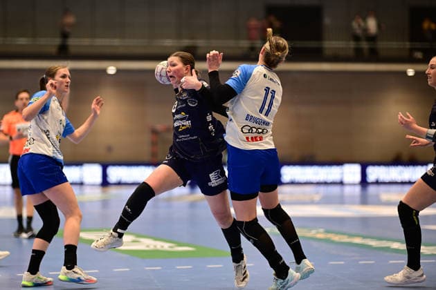 Handball I Frauen I Saison 2025-2026 I 14. HBF I 1. Spieltag I Buxtehuder SV - Union Neckarsulm I 24.01.2026 Anika Hampel (10, Buxtehuder Sportverein) Bruggeman Annefleur (11, Neckarsulmer Sport-Union) Buxtehude Halle Nord Niedersachsen Deutschland Copyright: xLobeca FelixxSchlikisx