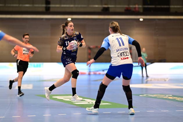 Handball I Frauen I Saison 2025-2026 I 14. HBF I 1. Spieltag I Buxtehuder SV - Union Neckarsulm I 24.01.2026 Isabelle Dölle (11, Buxtehuder Sportverein) Bruggeman Annefleur (11, Neckarsulmer Sport-Union) Buxtehude Halle Nord Niedersachsen Deutschland Copyright: xLobeca FelixxSchlikisx