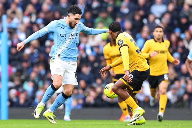 Manchester City v Wolverhampton Wanderers, Premier League Rayan Cherki of Manchester City chases down the ball during the Manchester City v Wolverhampton Wanderers Premier League match at the Etihad Stadium, Manchester, England on 24 January 2026 Credit: Ryan Crockett Every Second Media Editorial use only. All images are copyright Every Second Media Limited. No images may be reproduced without prior permission. All rights reserved. Premier League and Football League images are subject to licensing agreements with Football DataCo Limited. see https: www.football-dataco.com Copyright: xIMAGO EveryxSecondxMediax ESM-1769-0042 RyanxCrockettx xEveryxSecondxMediax