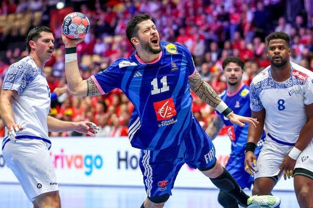 24.01.2026, Handball, Men s EHF EURO 2026, Frankreich - Portugal, Jyske Bank Boxen in Herning, Dänemark, Main Round: Nicolas Tournat (France 11) wirft auf das Tor Dänemark