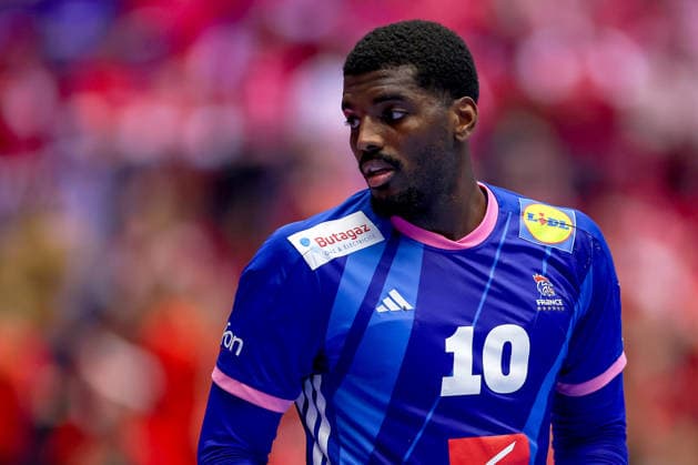 24.01.2026, Handball, Men s EHF EURO 2026, Frankreich - Portugal, Jyske Bank Boxen in Herning, Dänemark, Main Round: Dika Mem (France 10) Dänemark