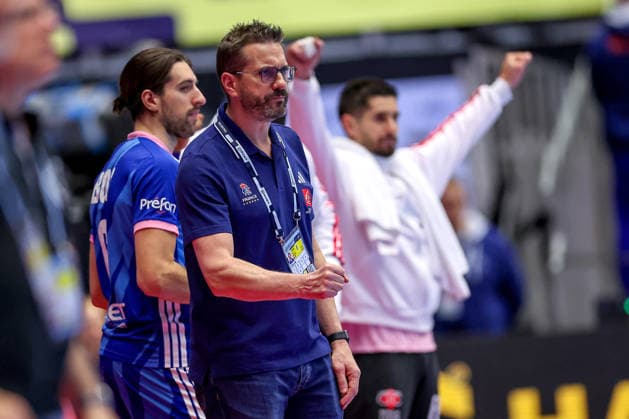 24.01.2026, Handball, Men s EHF EURO 2026, Frankreich - Portugal, Jyske Bank Boxen in Herning, Dänemark, Main Round: Headcoach Guillaume Gille (France hc) gestikulierend am Spielfeldrand Dänemark
