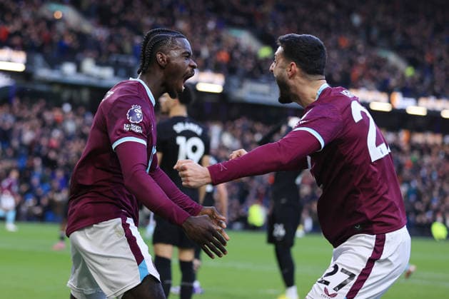 Football - Premier League - Burnley v Tottenham Hotspur 24th January 2026 - Premier League - Burnley v Tottenham Hotspur - Axel Tuanzebe of Burnley (L) celebrates with Armando Broja of Burnley after scoring their 1st goal - Photo: Simon Stacpoole Offside. Burnley UK Copyright: xSimonxStacpoolexOffside