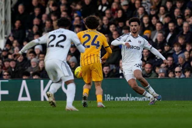 Fulham v Brighton and Hove Albion, Premier League Fulham defender Antonee Robinson (33) during the Premier League match between Fulham and Brighton and Hove Albion at Craven Cottage, London, UK on 24 January 2026. London Craven Cottage Greater London UK Editorial use only DataCo restrictions apply See www.football-dataco.com , Copyright: xStephenxFlynnx PSI-23616-0092
