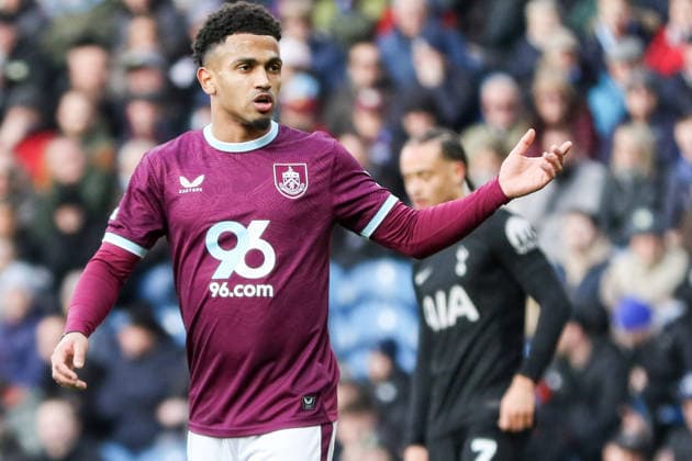 Marcus Edwards (10 Burnley) during the Premier League match between Burnley and Tottenham Hotspur at Turf Moor in Burnley, England on January 24th 2026. Copyright: xSeanxChandlerx xSPPx Sportspressphoto_SPR85047