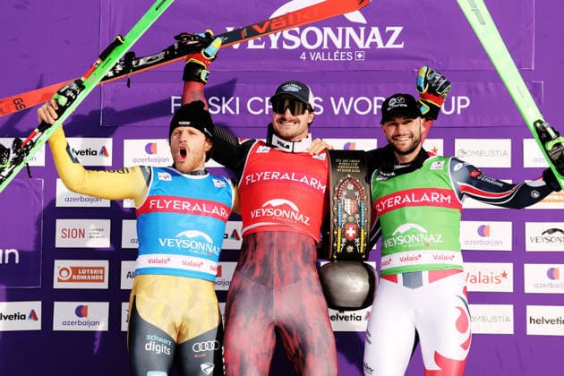 SKI CROSS - FIS SX WC Veysonnaz VEYSONNAZ,SWITZERLAND,24.JAN.26 - SKI CROSS - FIS World Cup, Ski Cross, ladies, men. Image shows Tim Hronek (GER), Reece Howden (CAN) and Melvin Tchiknavorian (FRA).  GEPAxpictures xMatthiasxHauer