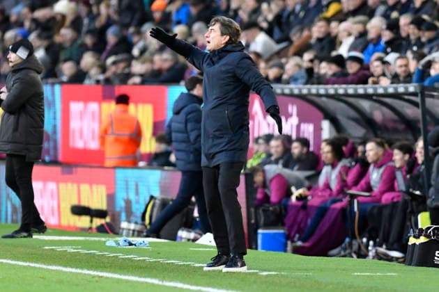 Burnley v Tottenham Hotspur, Premier League Thomas Frank Manager of Tottenham Hotspur gestures during the Burnley v Tottenham Hotspur Premier League match at Turf Moor, Burnley, England on 24 January 2026 Credit: Connor McMain Every Second Media Editorial use only. All images are copyright Every Second Media Limited. No images may be reproduced without prior permission. All rights reserved. Premier League and Football League images are subject to licensing agreements with Football DataCo Limited. see https: www.football-dataco.com Copyright: xIMAGO EveryxSecondxMediax ESM-1771-0058 ConnorxMcMainx xEveryxSecondxMediax
