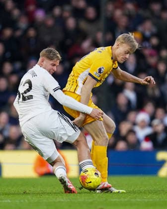 Fulham v Brighton & Hove Albion, Premier League Emile Smith Rowe of Fulham and Jan Paul van Hecke of Brighton & Hove Albion battling for the ball during the Fulham v Brighton & Hove Albion Premier League match at Craven Cottage, London, England on 24 January 2026 Credit: Dylan Hepworth Every Second Media Editorial use only. All images are copyright Every Second Media Limited. No images may be reproduced without prior permission. All rights reserved. Premier League and Football League images are subject to licensing agreements with Football DataCo Limited. see https: www.football-dataco.com Copyright: xIMAGO EveryxSecondxMediax ESM-1770-0046 DylanxHepworthx xEveryxSecondxMediax