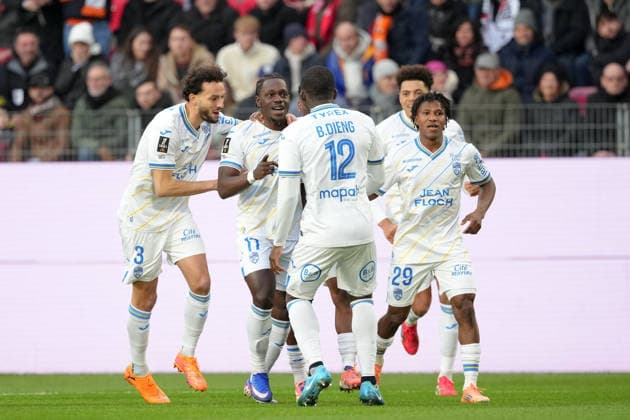 Stade Rennais FC v FC Lorient - Ligue 1 McDonald s 2025 2026 03 Montassar TALBI (fcl) - 29 Karim DERMANE (fcl) - 17 Jean Victor MAKENGO (fcl) during the Ligue 1 McDonald s match between Rennes and Lorient at Roazhon Park on January 24, 2026 in Rennes, France. Rennes France  Copyright: xFEPx 776348264