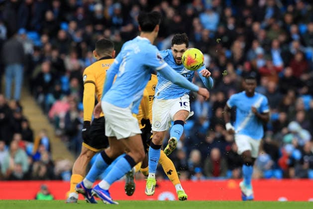 24th January 2026; Etihad Stadium, Manchester, Lancashire, England; Premier League Football, Manchester City versus Wolverhampton Wanderers; Rayan Cherki of Manchester City passes the ball to team mate Tijjani Reijnders  DavidxBlunsden Content restricted for UK based newspaper